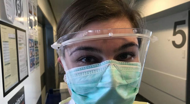 LEGO Membuat Kacamata Pelindung untuk Petugas Medis COVID-19 LEGO membuat kacamata pelindung COVID-19