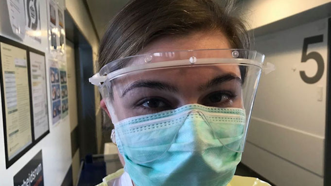 LEGO Membuat Kacamata Pelindung untuk Petugas Medis COVID-19 LEGO membuat kacamata pelindung COVID-19