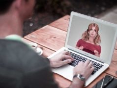 KAryawan suka menonton konten dewasa selama WfH