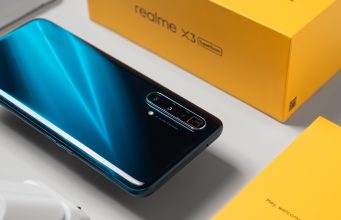 Box dan perlengkapan realme X3 SuperZoom