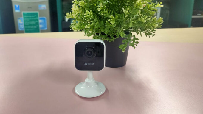 EZVIZ C1HC Kamera CCTV Indoor yang Canggih azviz C1HC