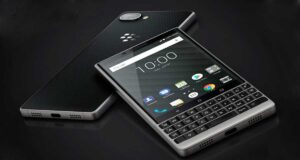 Smartphoen BlackBerry sebelumnya diproduksi oleh TCL