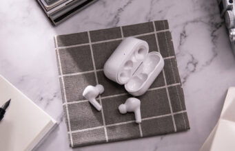 TWS HONOR CHOICE Sudah Tersedia, Harga Rp. 399.000 tws HONOR CHOICE