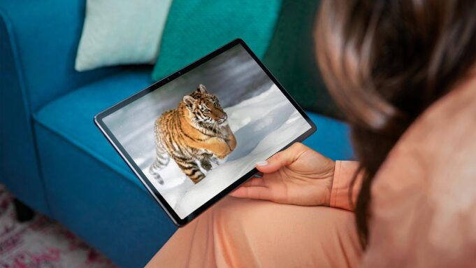 Lenovo Perkenalkan Tab P11 Pro, Smart Clock Essential, dan Tab M10 HD Gen 2