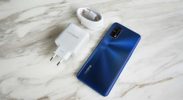 realme 7 Pro yang diluncurkan tahun 2020