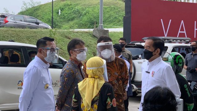 jokowi-sentra-vaksinasi