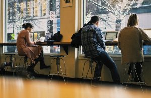 5 Tips Aman Internetan Pakai Wi-Fi Publik