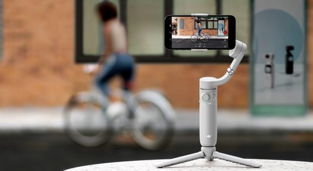 Pre-order DJI OM 5 Dimulai, Makin Canggih dengan Phone Clamp dan Built-in Extension Rod