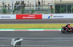 Mengabadikan Serunya MotoGP Mandalika dengan Kamera Reno7 Z 5G