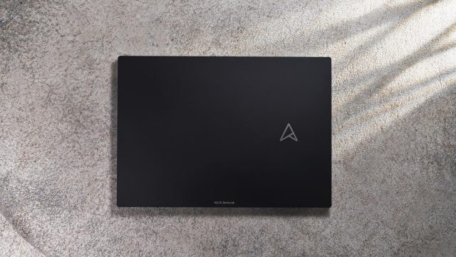 ASUS-Zenbook-14-OLED-UM3402-01