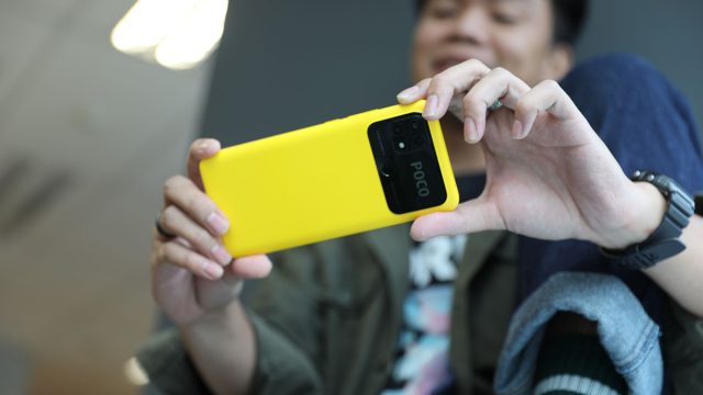 POCO-C40-Yellow-Model
