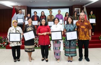 Menteri PPPA Beri Penghargaan ke Stakeholder G20 EMPOWER