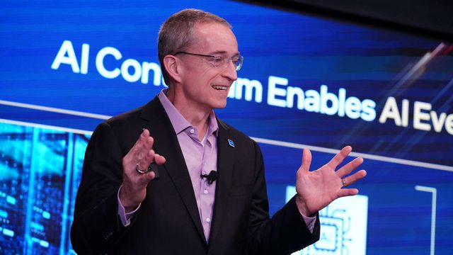 Pat-Gelsinger-di-acara-Intel-AI-Everywhere