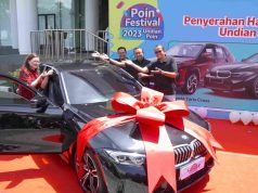 20 Tahun Jadi Pelanggan Setia Telkomsel, Ibu Rumah Tangga ini Berhasil Menangkan Mobil Mewah BMW