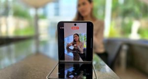 Fitur Flex Zoom Galaxy Z Flip6