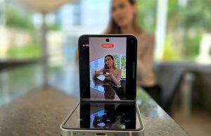 Fitur Flex Zoom Galaxy Z Flip6