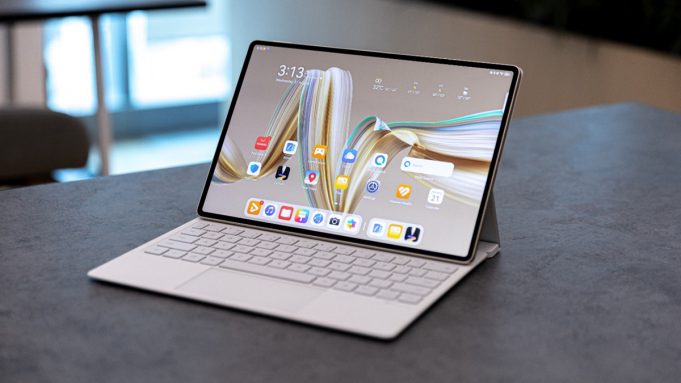 Huawei Rilis HUAWEI MatePad Pro 12.2 Inch: Laptop Layar OLED PaperMatte dan Keyboard Inovatif
