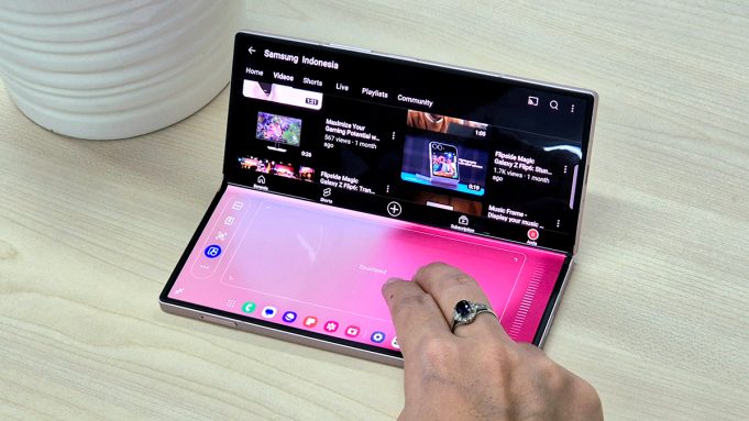 ara menggunakan flex mode Galaxy Z Fold6