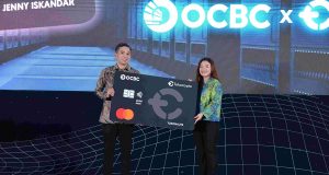 Yudhono-Rawis,-CEO-Tokocrypto-dan-Chinni-Yanti-Tjhin,-Retail-Proposition-Division-Head-OCBC