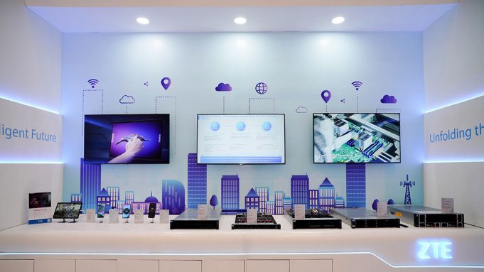 ZTE, Indocomtech 2024, server canggih, smartphone inovatif