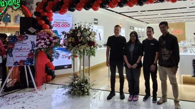 digiplus-summarceon igiplus yang merupakan salah satu unit bisnis dari peritel gaya hidup ternama PT Mitra Adiperkasa Tbk (MAP) memanfaatkan momentum akhir tahun dengan kembali meresmikan gerai terbaru yang berlokasi di Summarecon Mall Serpong 2 Tangerang