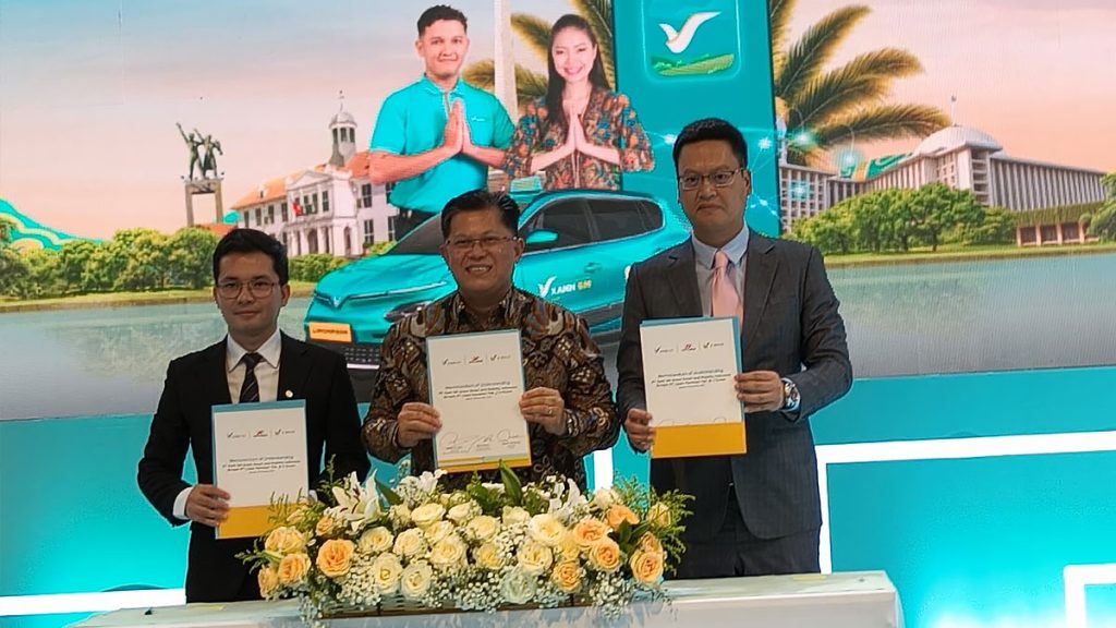 taksi listrik, Xanh SM, VinFast Limogreen