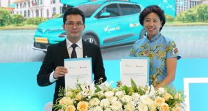 XL Axiata dan Xanh SM Jalin Kerja Sama Taksi Listrik IoT