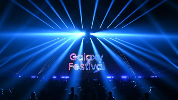 Suasana konser Galaxy Festival dengan penampilan musisi ternama Indonesia.