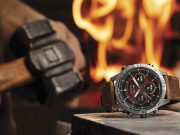 MARQ Adventurer – Damascus Steel Edition, sebuah jam tangan pintar mewah yang memadukan material legendaris baja Damascus dengan teknologi canggih khas Garmin