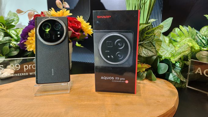 Smartphone Sharp AQUOS R9 Pro