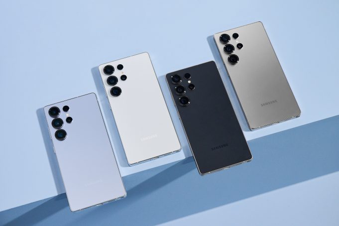 Galaxy S25 Series dengan fitur Gemini Live Talk untuk ngobrol langsung dengan AI.