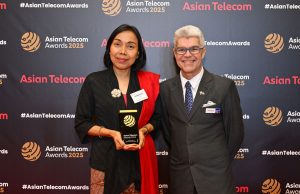 Indosat Ooredoo Hutchison menerima penghargaan Asian Telecom Awards 2025 berkat inovasi AI dalam transformasi HR.