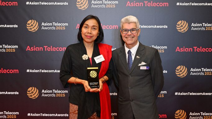 Indosat Ooredoo Hutchison menerima penghargaan Asian Telecom Awards 2025 berkat inovasi AI dalam transformasi HR.