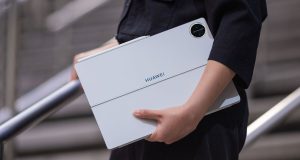 MatePad Pro 13.2 dengan Flexible OLED PaperMatte Display dan fitur produktivitas unggulan.
