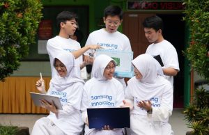 eserta Samsung Innovation Campus Batch 6 belajar teknologi AI dan IoT dalam sesi pelatihan.