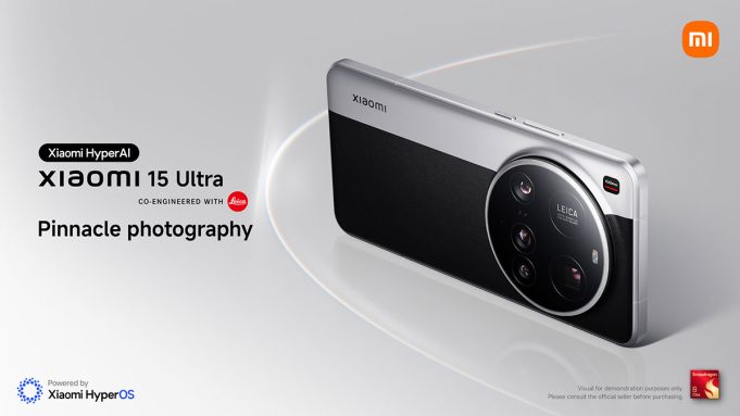Smartphone Xiaomi 15 Ultra dengan kamera Leica quad dan desain premium