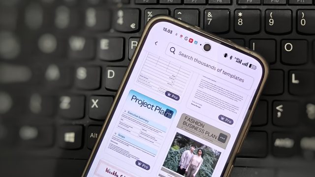 meringkas-artikel-pakai-canva Ilustrasi fitur Peringkas Teks Canva yang membantu meringkas artikel panjang secara otomatis.