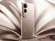 Tampilan vivo V50 Lite warna All Gold dengan desain tipis dan layar P-OLED Borderless