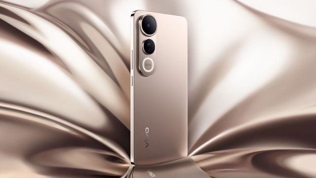 Product-Color-Story-V50-Lite-PC-Gold Tampilan vivo V50 Lite warna All Gold dengan desain tipis dan layar P-OLED Borderless