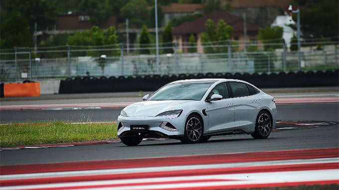 BYD DiSus-C: Standar Baru Kenyamanan dan Keamanan Kendaraan Listrik