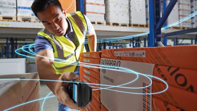 MC33-mobile-computers---Warehouse-4