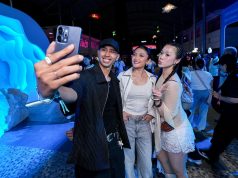 Pengunjung LaLaLa Festival 2025 menggunakan OPPO Reno14 Series untuk mengabadikan momen konser.