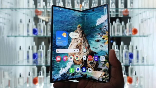 Dari-Riset-ke-Eksekusi-Bisnis-Semua-Lebih-Mudah-Pakai-Galaxy-Z-Fold7-Main-KV