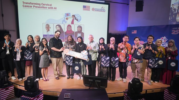 HerLens Tutup Program BrightHer 2025 dengan Talkshow Soal Peran AI dalam Skrining Kanker Serviks