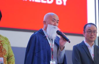 Pengunjung menikmati berbagai aktivitas anime dan budaya Jepang di MMAJ Jakarta 2026 yang berlangsung di Gandaria City Jakarta.
