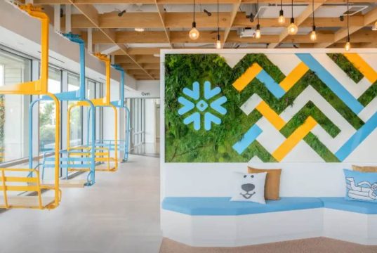 Snowflake Perkenalkan CoWork dan CoCo, Dua Agen AI untuk Perusahaan Berbasis Data