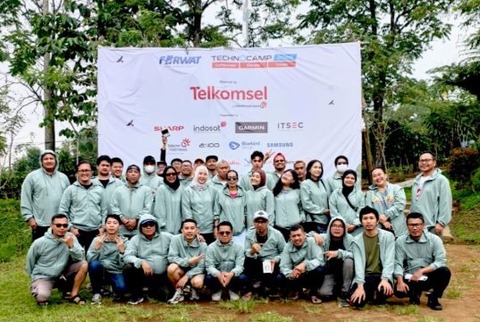 Peserta FORWAT Technocamp 2026 berfoto bersama