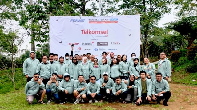 Peserta FORWAT Technocamp 2026 berfoto bersama