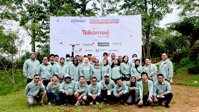 Peserta FORWAT Technocamp 2026 berfoto bersama