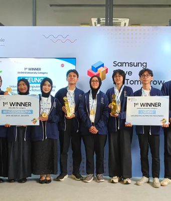 Tim BryotechAlpha dari SMA Negeri 81 Jakarta dan tim I-SEUNG dari Universitas Komputer Indonesia, pemenang Samsung Solve for Tomorrow 2026 kategori SMA/SMK/MA dan perguruan tinggi.